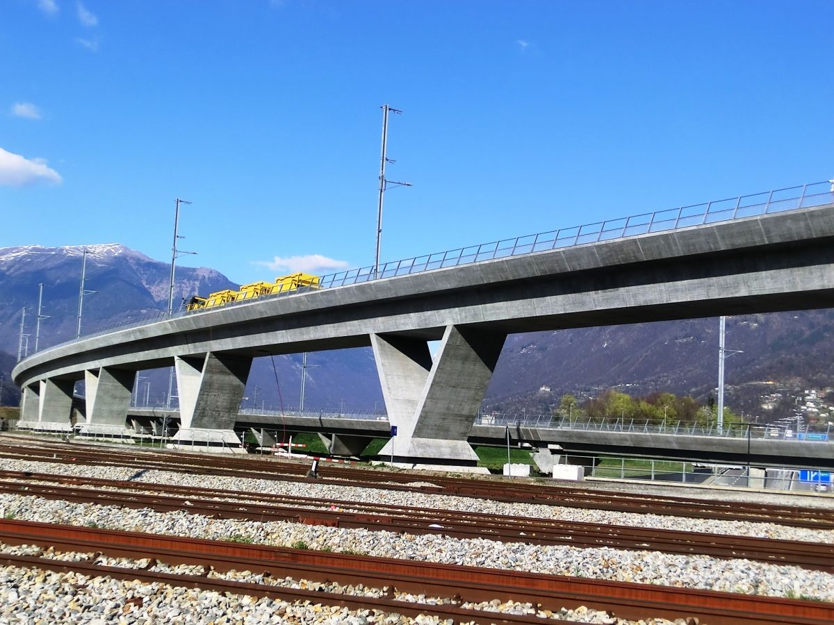 Viaduc ferroviaire Lugano-Bellinzona 
