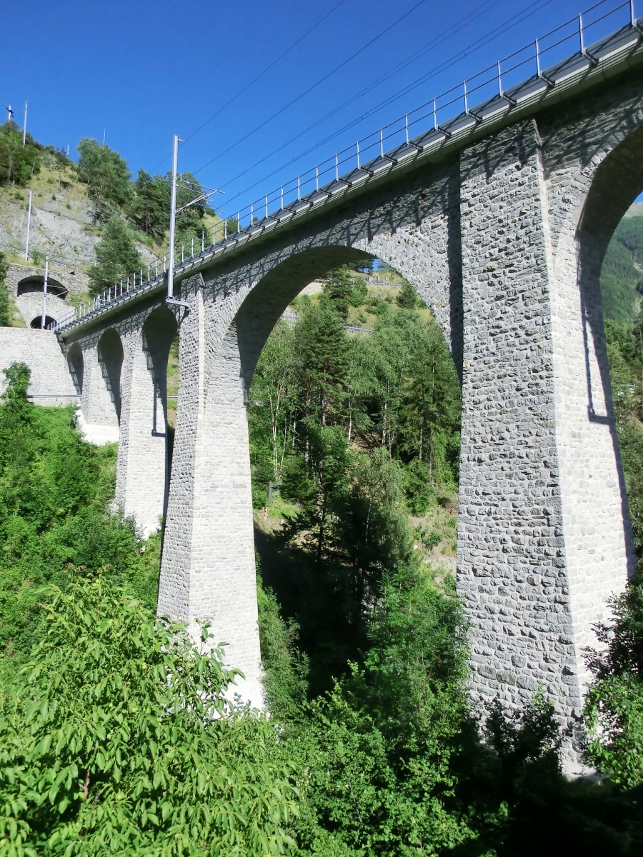 Grengiols Bridge and, on the left, Grengiols spiral Tunnel lower portal 