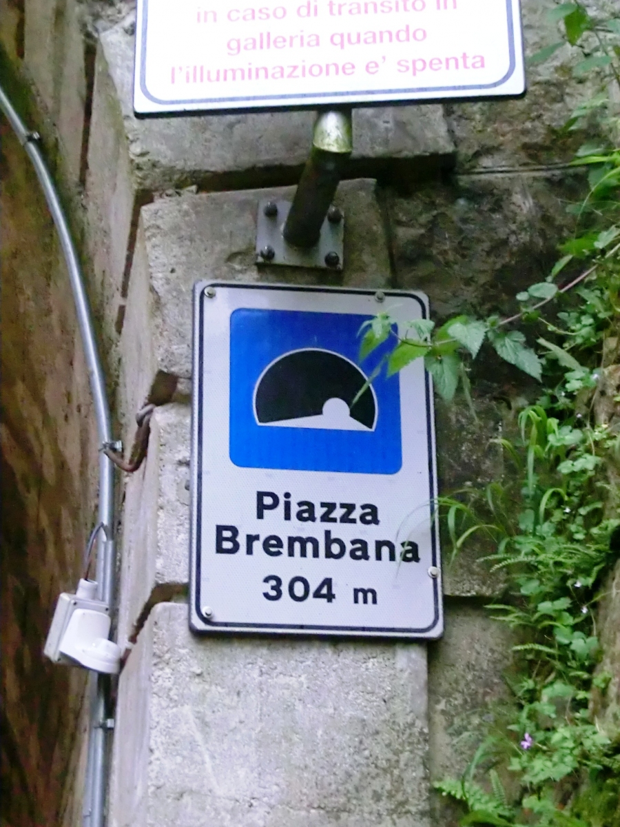 Tunnel Piazza Brembana 