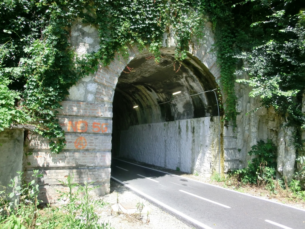 Ventolosa Tunnel southern portal 