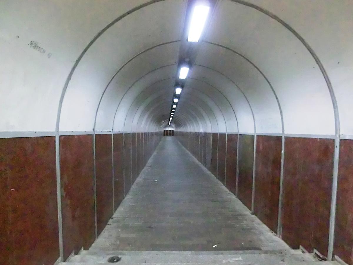 Magenta-Crocco Elevator, Acquarone linking tunnel 