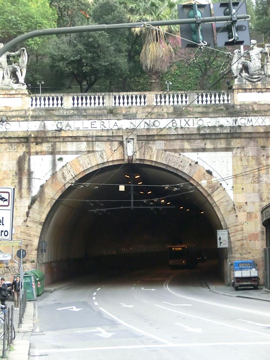 Galleria Nino Bixio western portal 