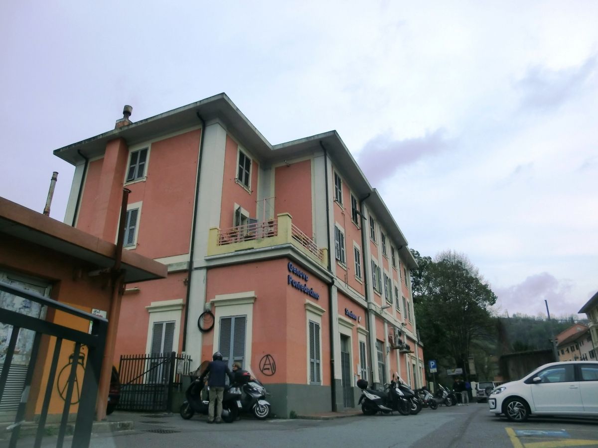 Bahnhof Genova Pontedecimo 