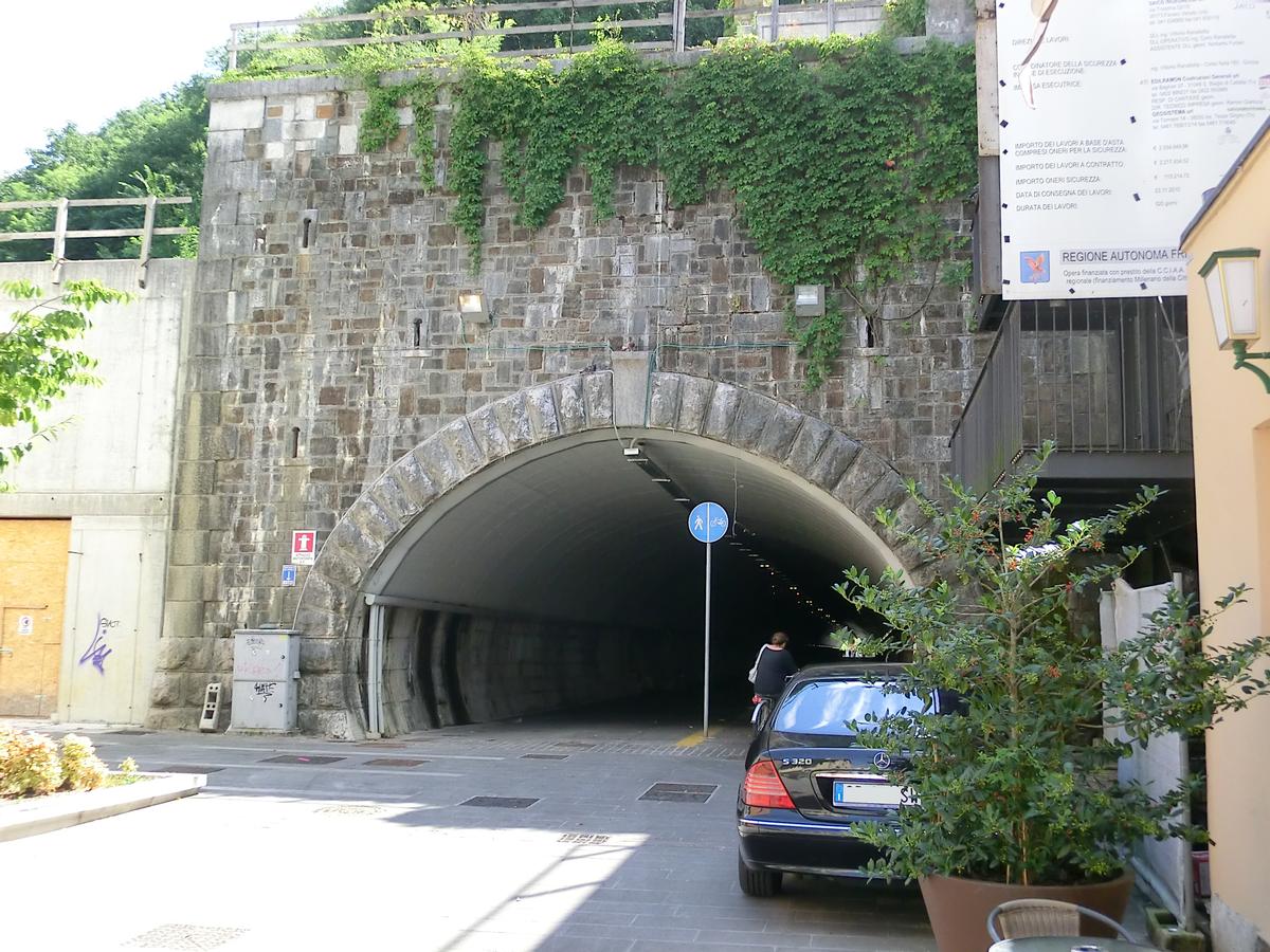 Tunnel Bombi 