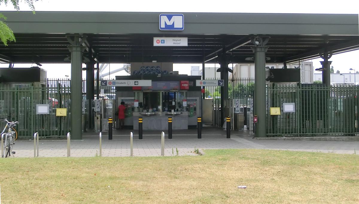 Heysel Metro Station access 