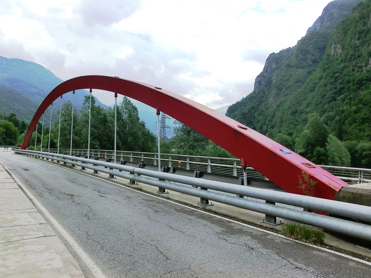 Straßenbrücke Lenna 