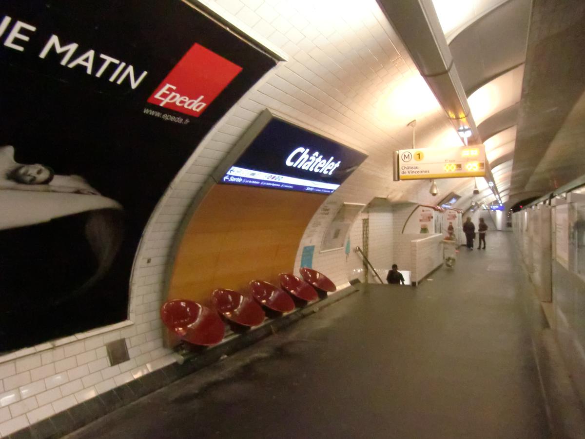 Châtelet Metro Station, line 1 platform 