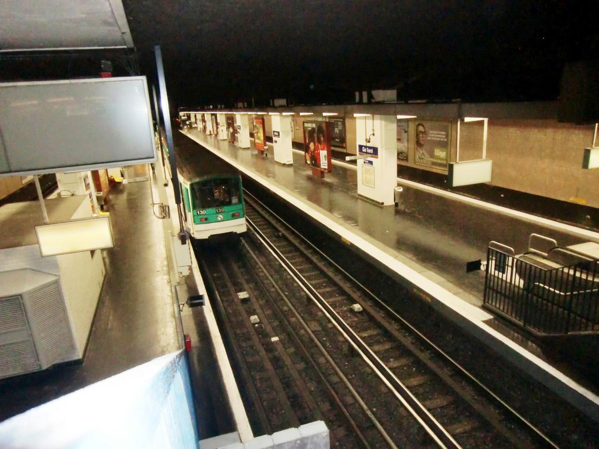 Metrobahnhof Gallieni 