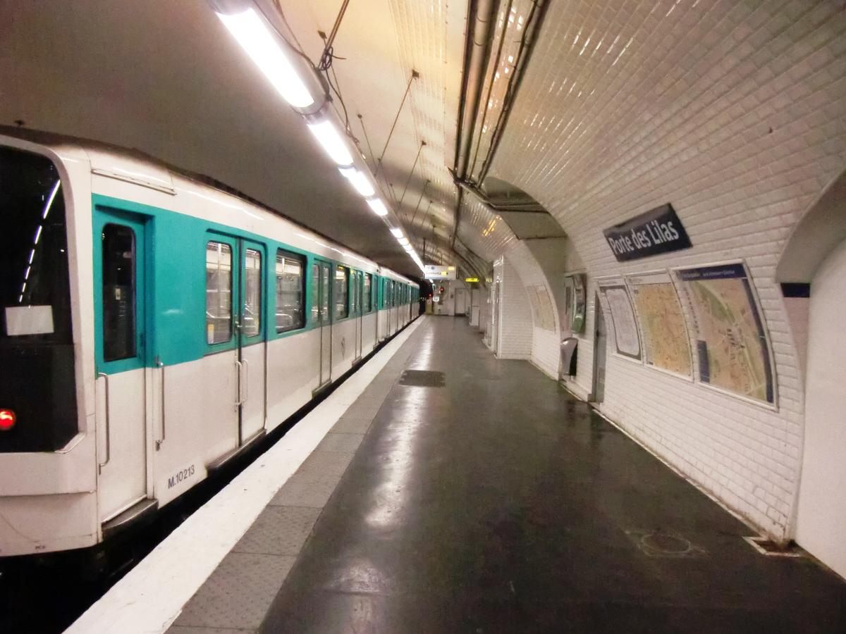 Porte des Lilas Metro Station, line 3bis platform 