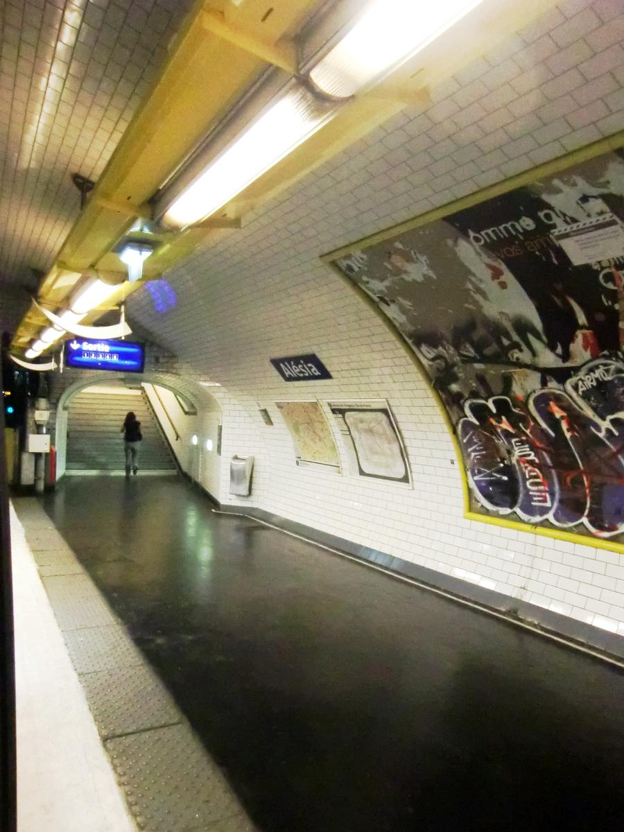 Metrobahnhof Alésia 