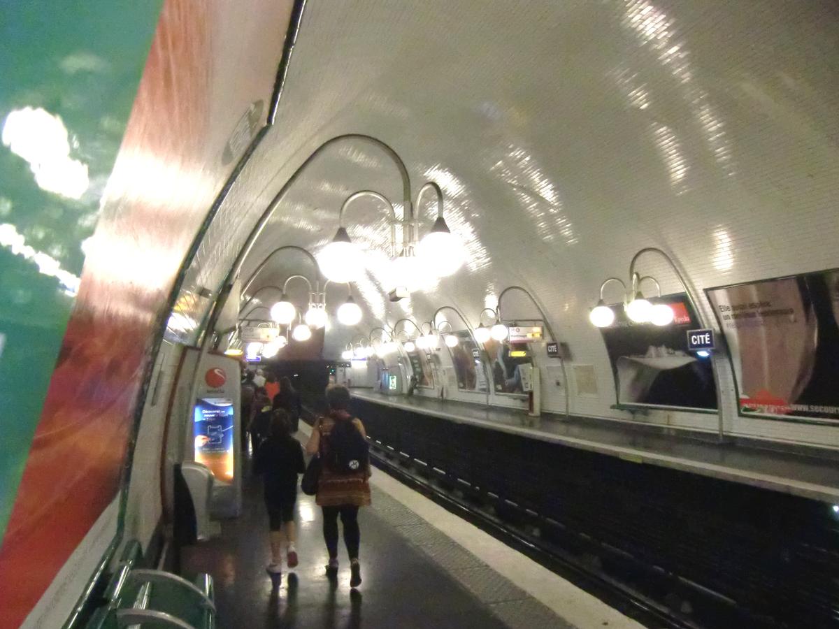 Station de métro Cité 