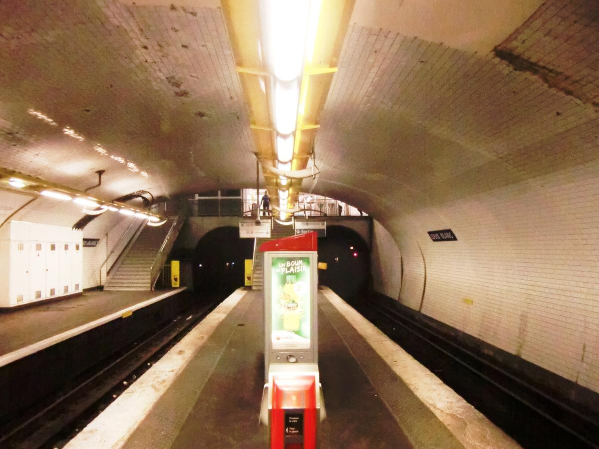 Metrobahnhof Louis Blanc 