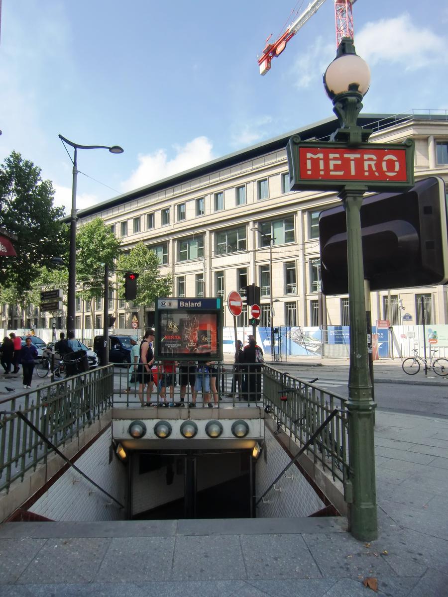 Station de métro Balard 