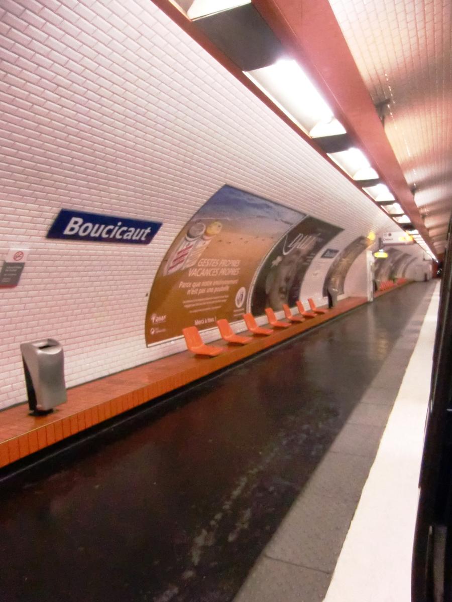 Metrobahnhof Boucicaut 