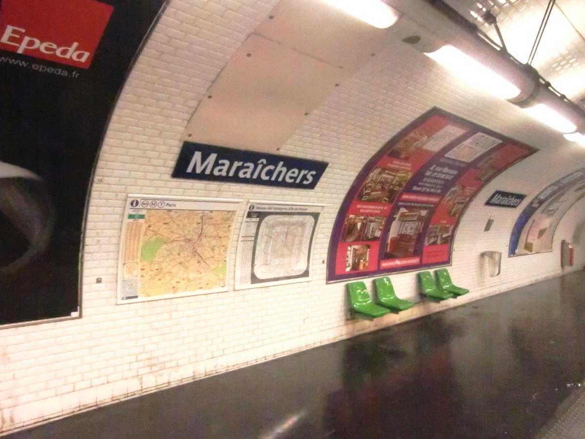 Station de métro Maraîchers 