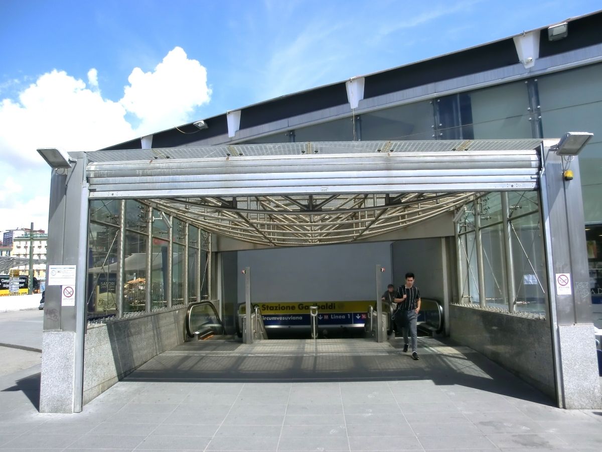 Garibaldi Metro Station access 