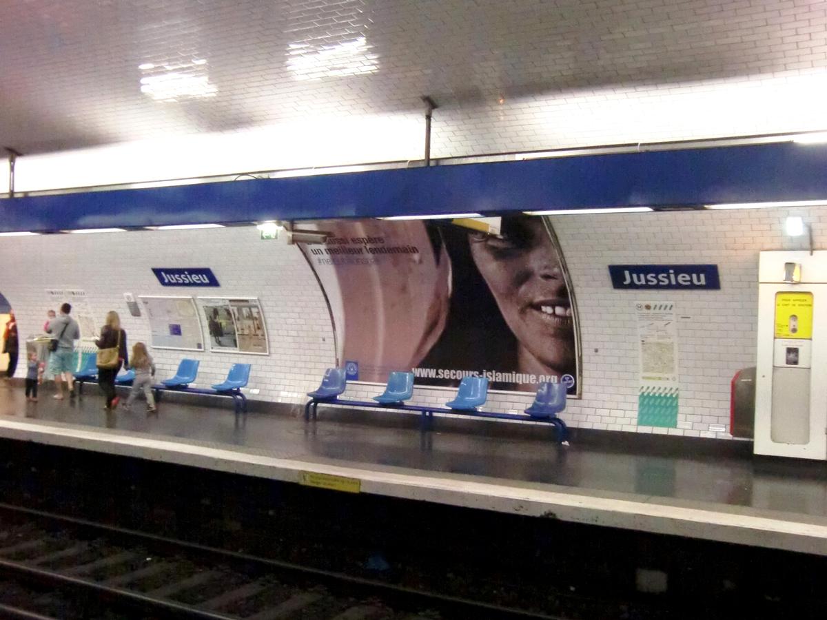 Jussieu Metro Station, line 10 platform 