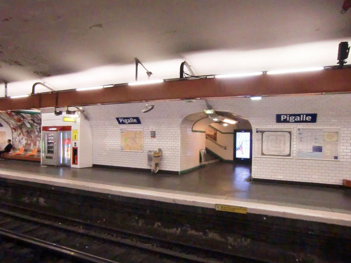 Pigalle metro station, line 12 platform 