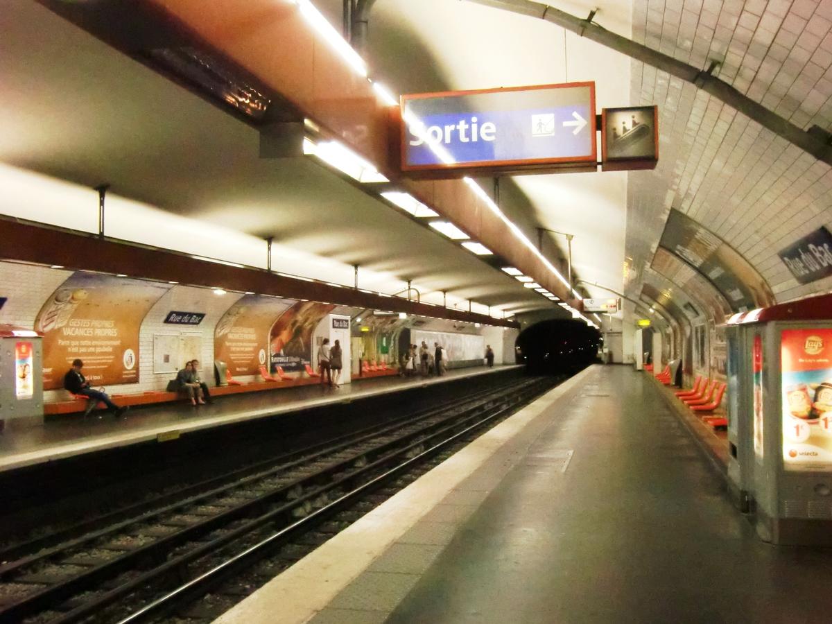 Metrobahnhof Rue du Bac 