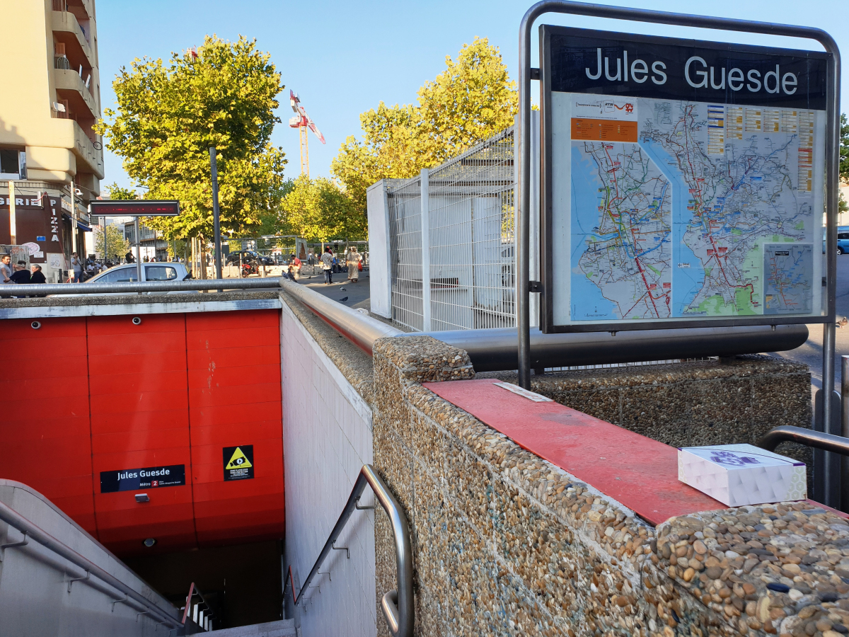Metrobahnhof Jules Guesde 
