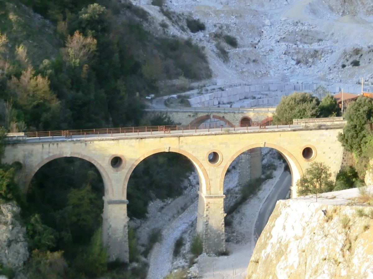 Ponti di Vara, western and northern bridges 