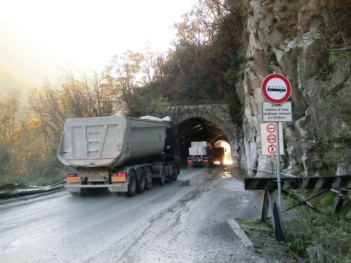 Tarnone Tunnel eastern portal 