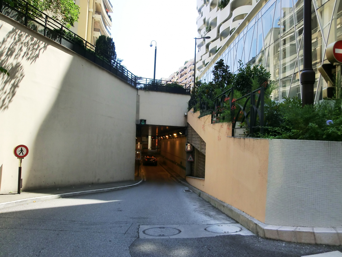 Tunnel Auréglia - rue Aureglia portal 