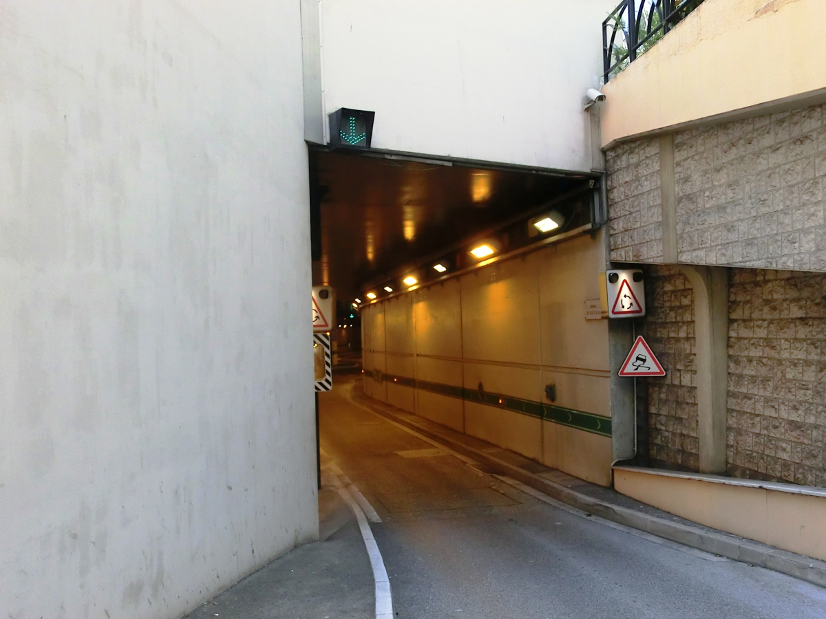 Tunnel Auréglia - rue Aureglia portal 