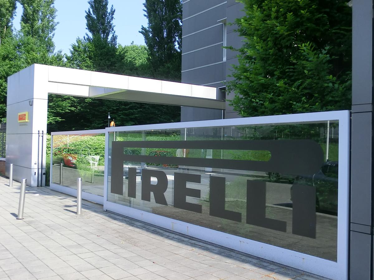 Pirelli RE-Haupfverwaltung 
