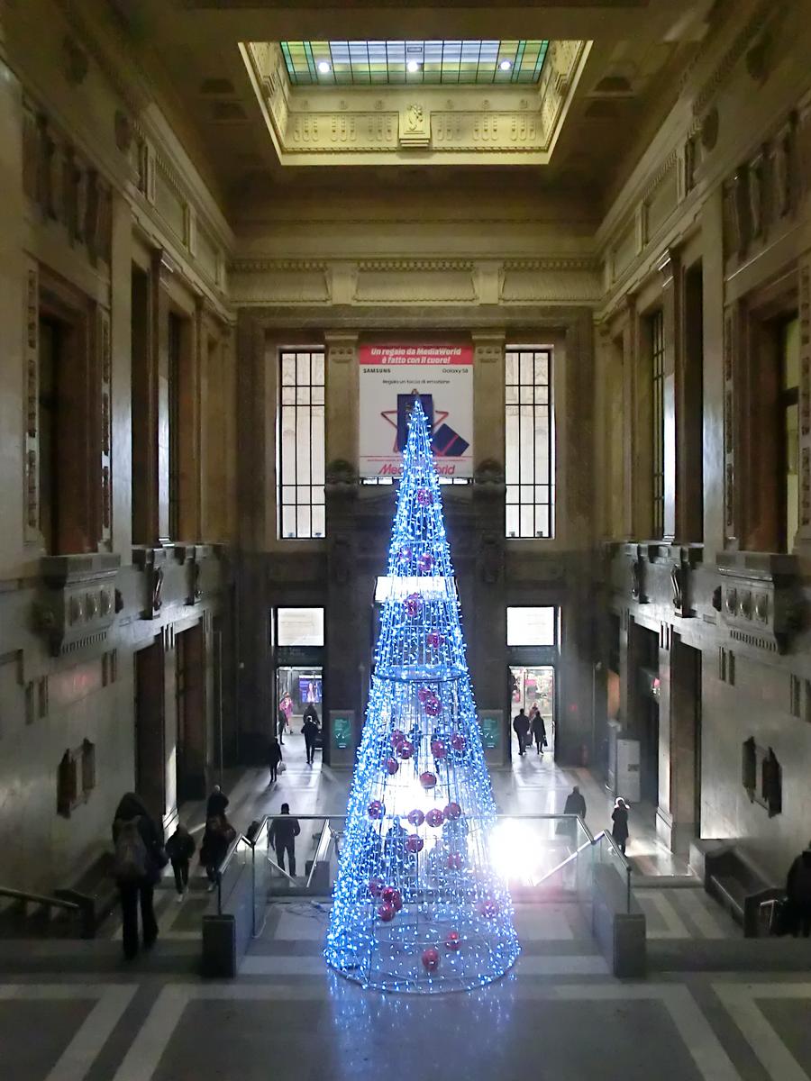 Milan Central Station, hall 