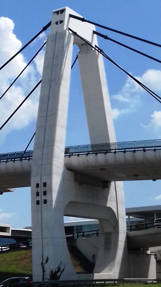 Brücke am Flughafen Malpensa 
