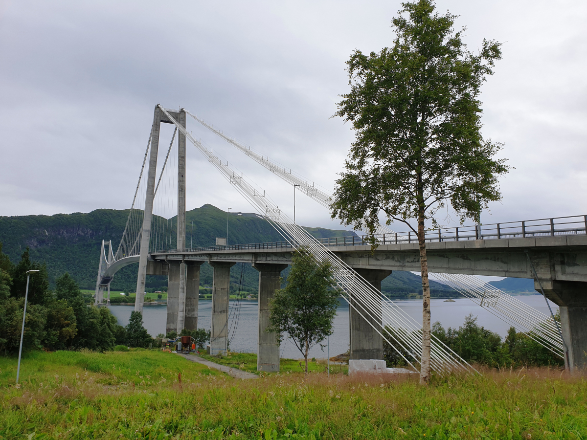 Pont sur le Gjemnessund 