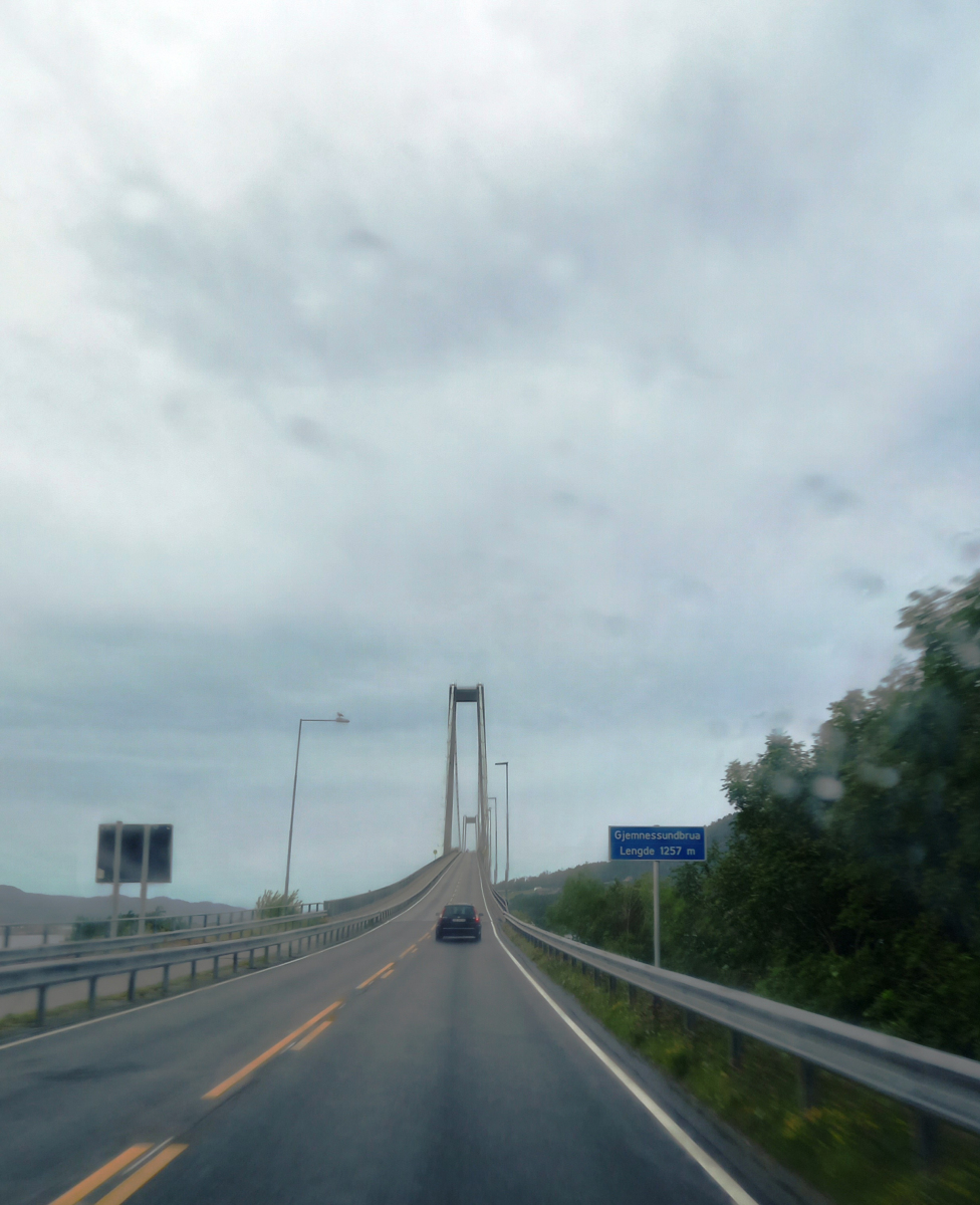 Pont sur le Gjemnessund 