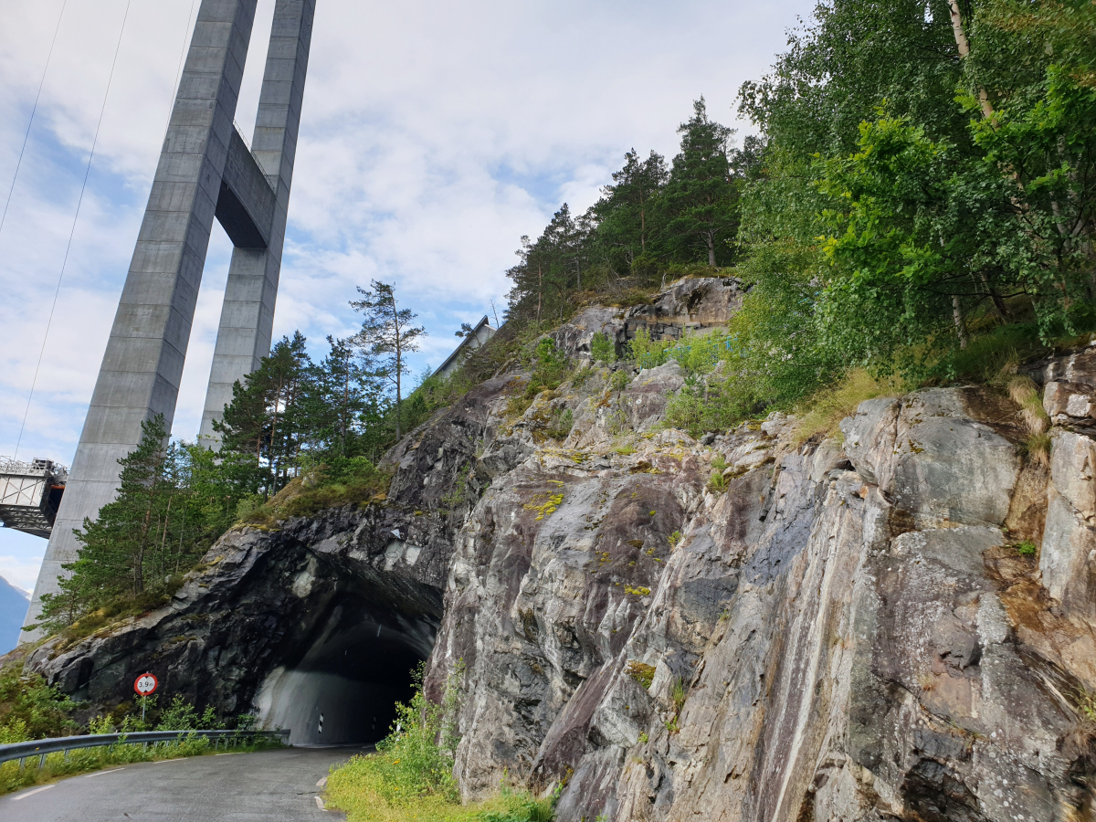 Djønno Tunnel eastern portal and Hardanger Bridge 