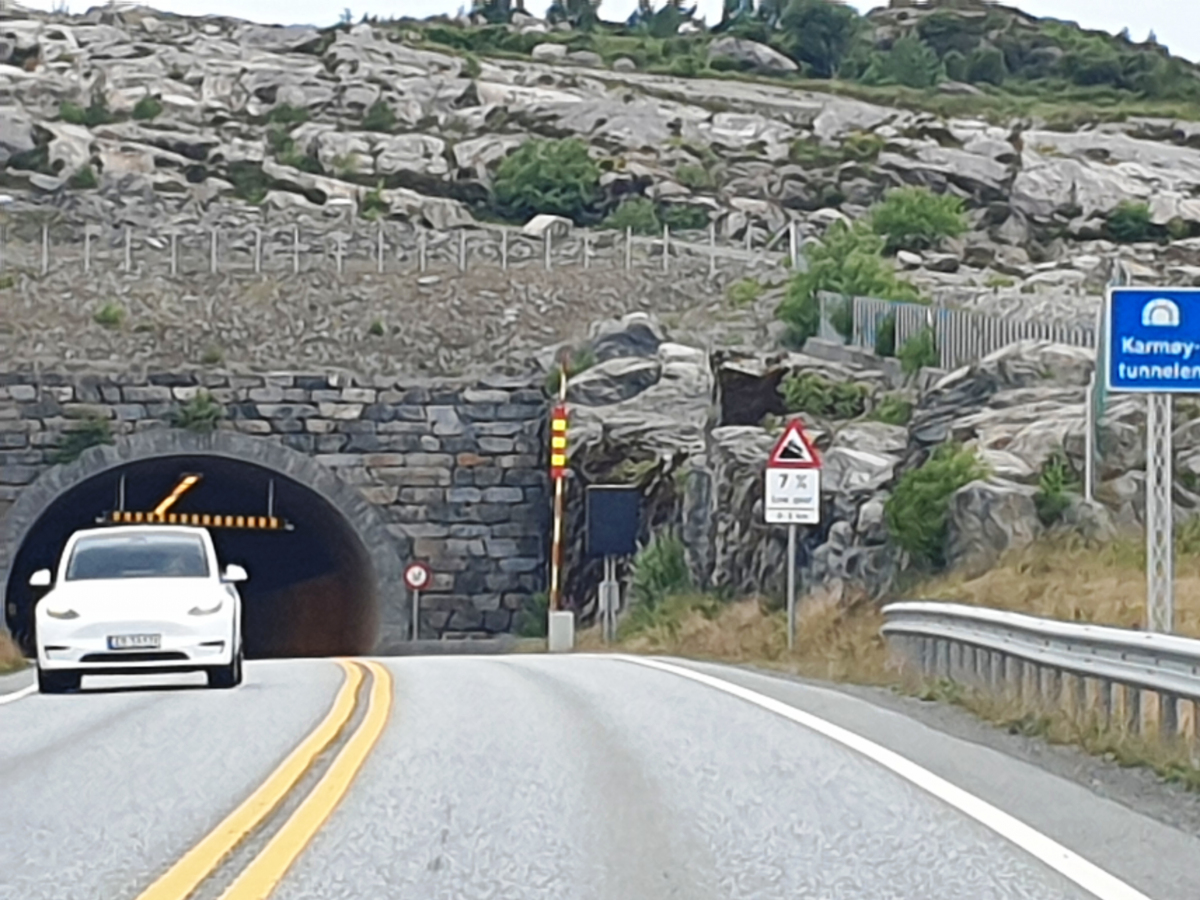 Karmøy Tunnel - Fordesfjord (eastern) portal 