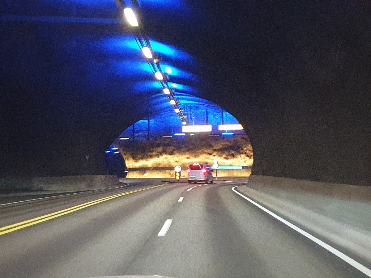 Karmøy Tunnel - roundabout between Karmund, Hellevik and Fordesfjord tunnel branches 