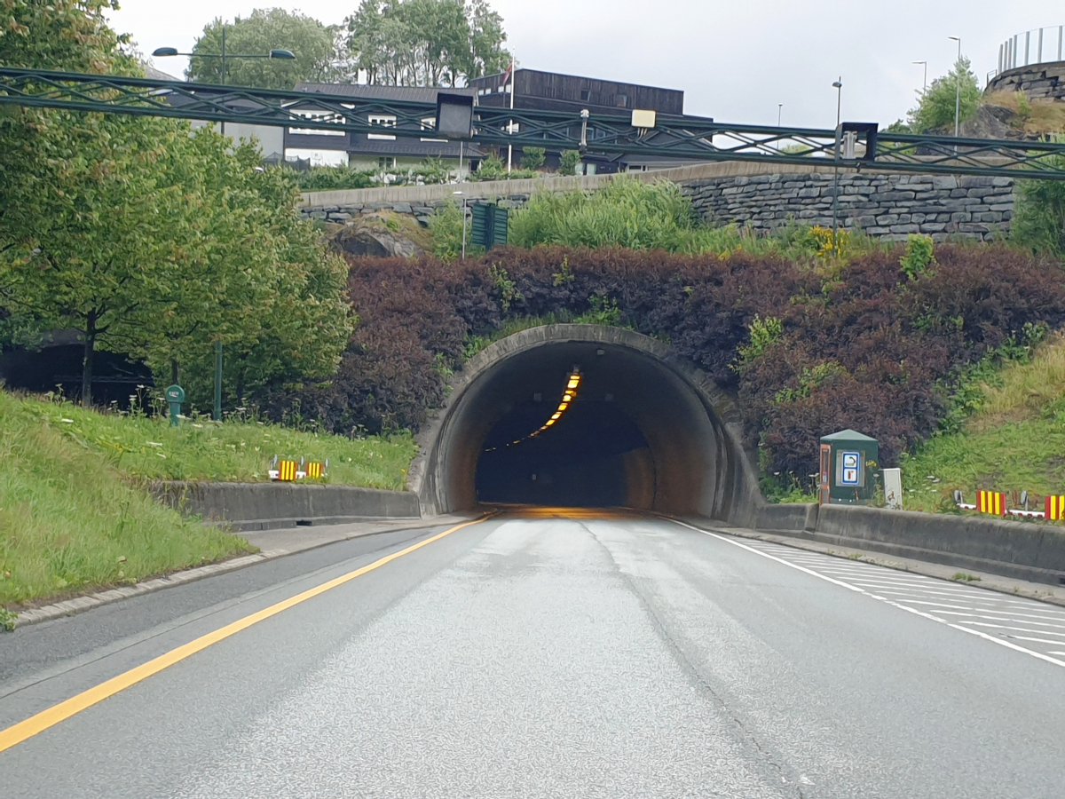 Knappe Tunnel 