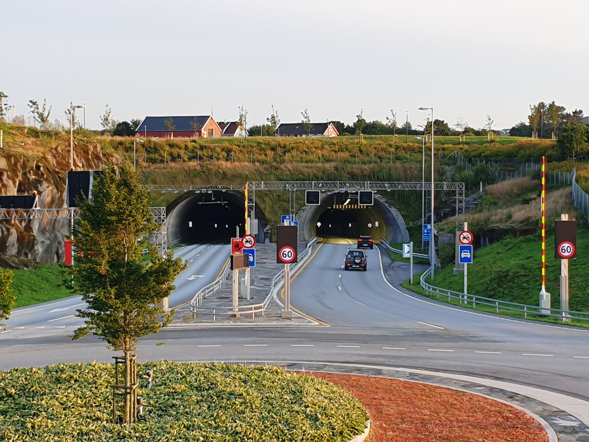 Hundvaag Tunnel western portals 