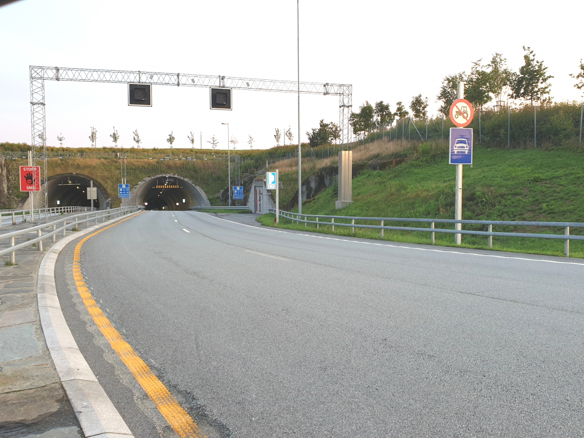 Hundvaag Tunnel western portals 