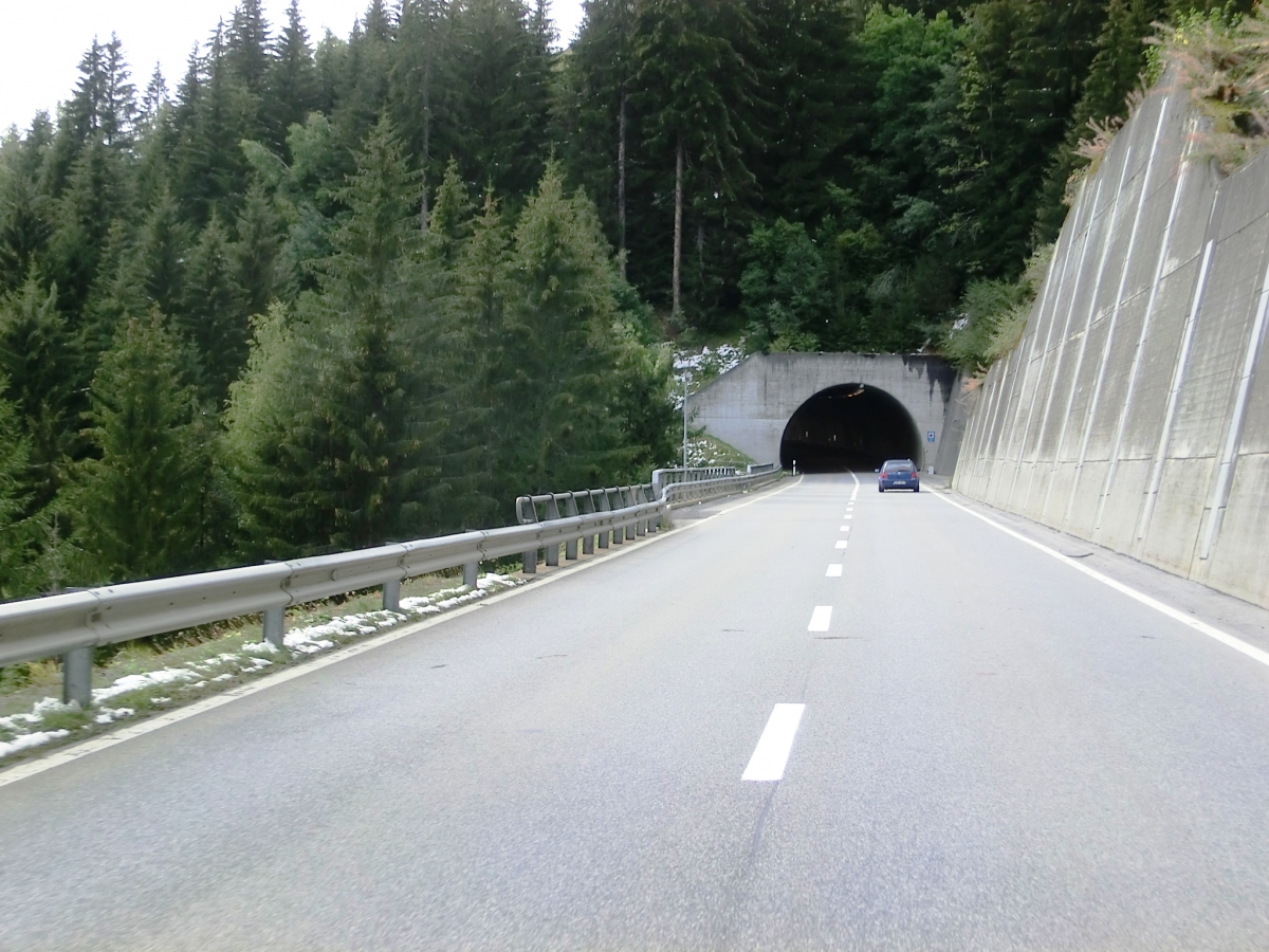 Crestas Tunnel eastern portal 