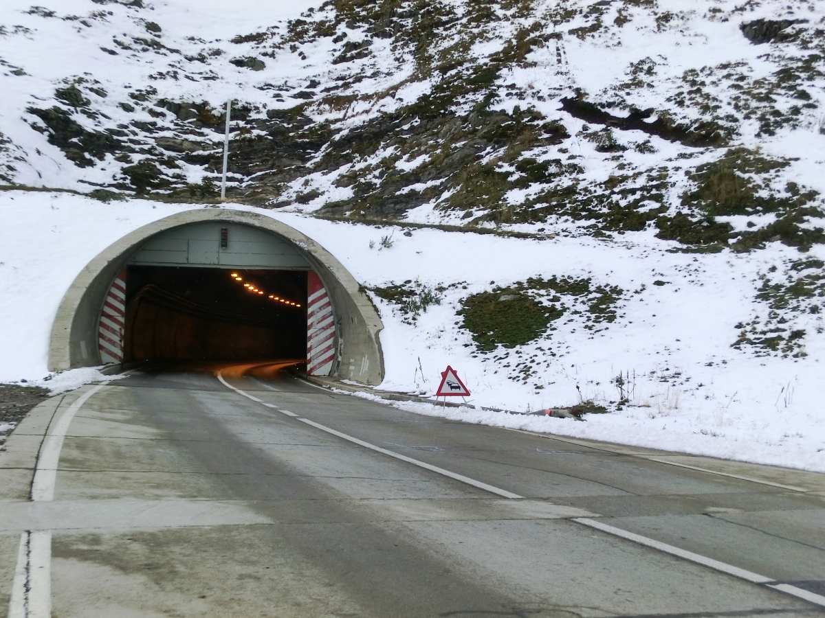 Banchi-Costoni di Fieud Tunnel southern portal 