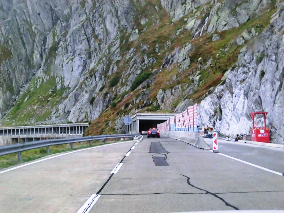 Banchi Tunnel northern portal 