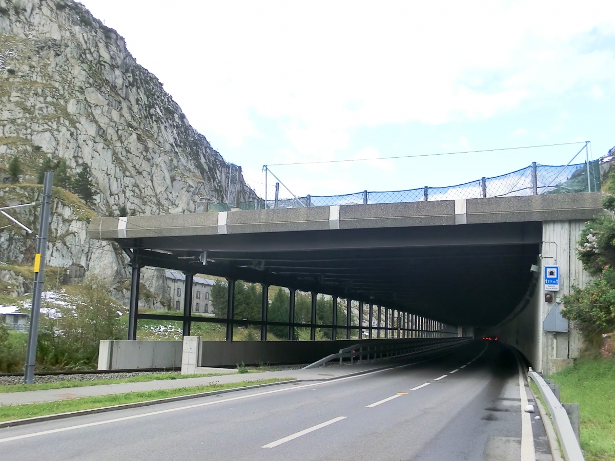 Urnerloch-Nasse Kehle Tunnel southern portal 