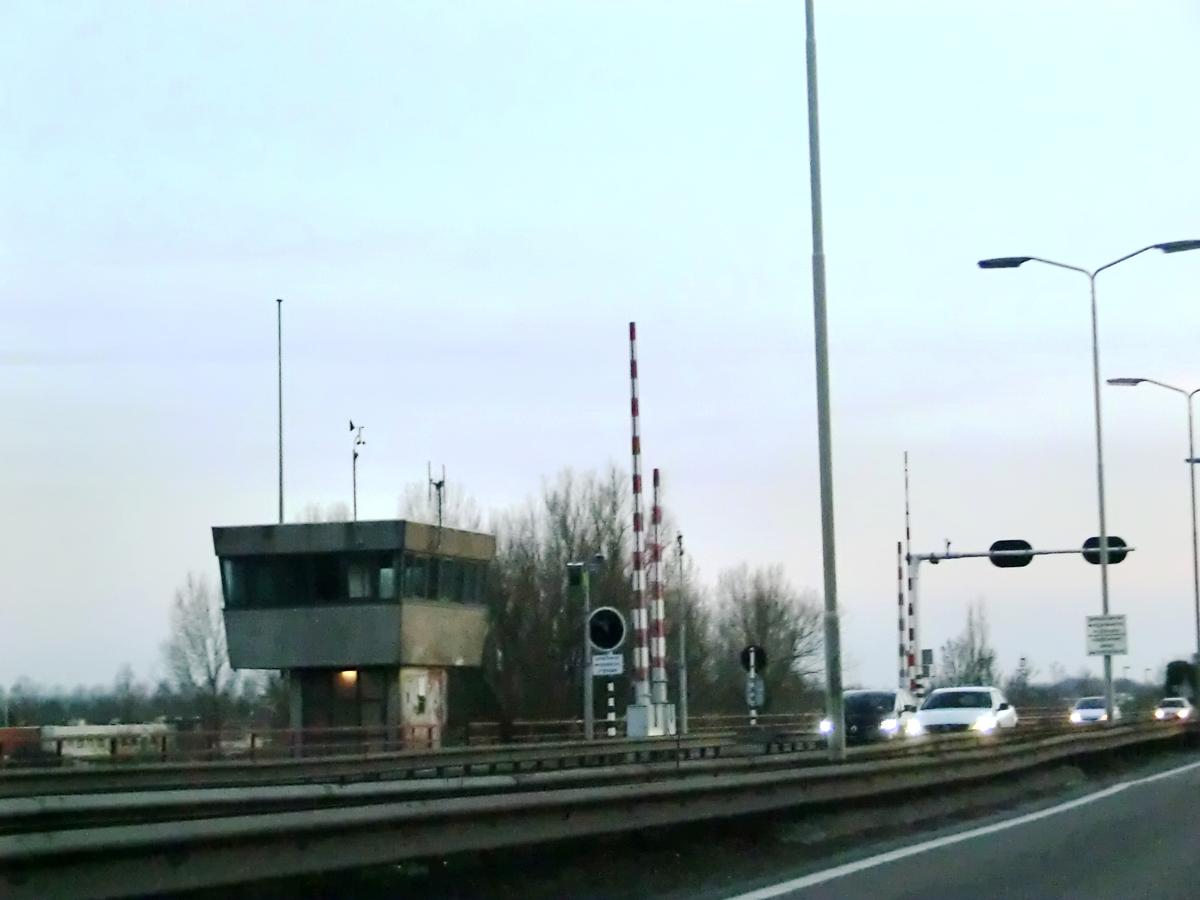Merwede Bridge, control center 
