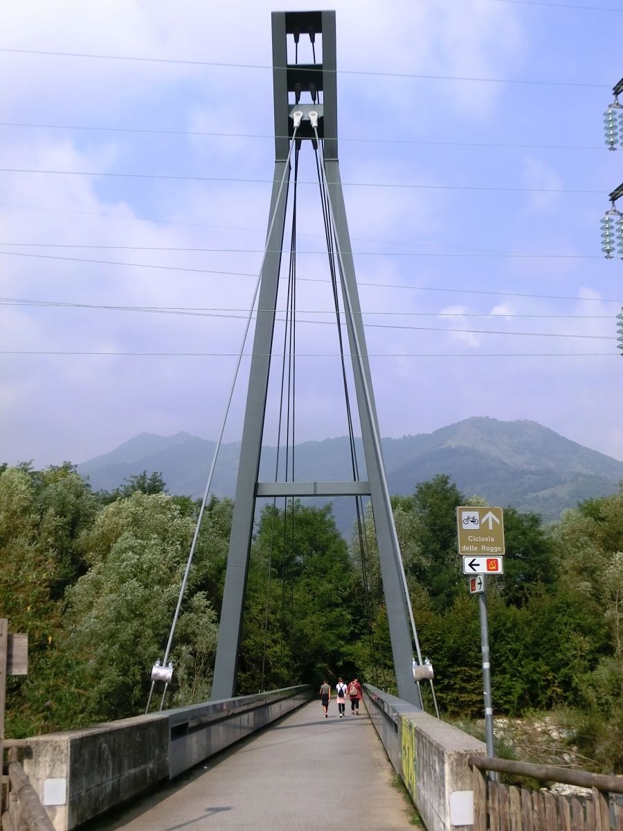 Geh- und Radwegbrücke Nembro 