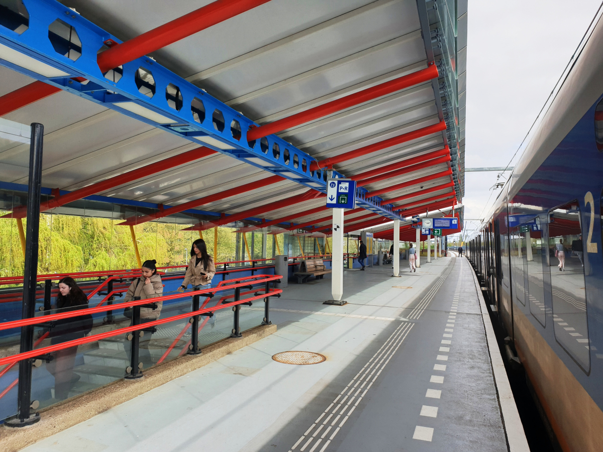 Almere Parkwijk Station 