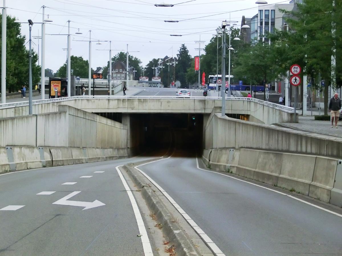 Tunnel et parking du Maasboulevard 