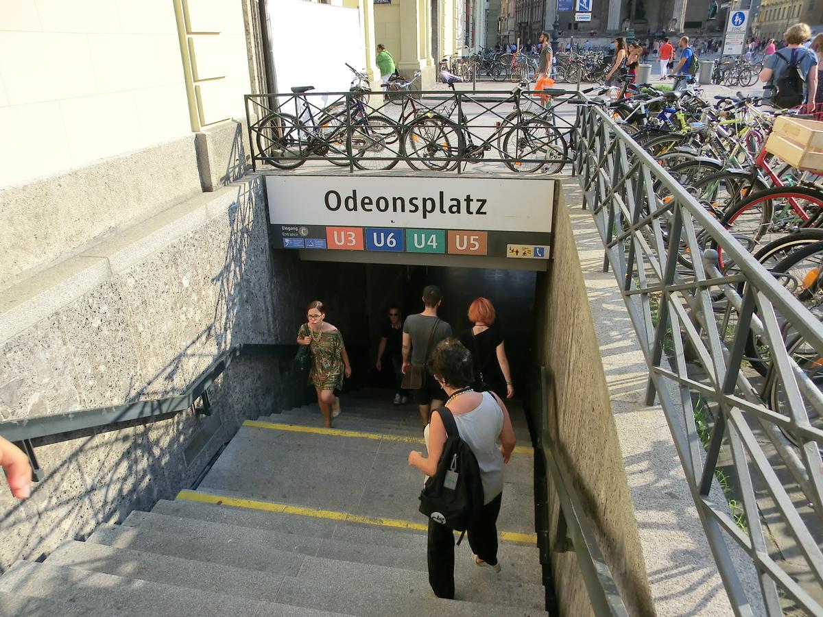 Odeonsplatz Metro Station access 
