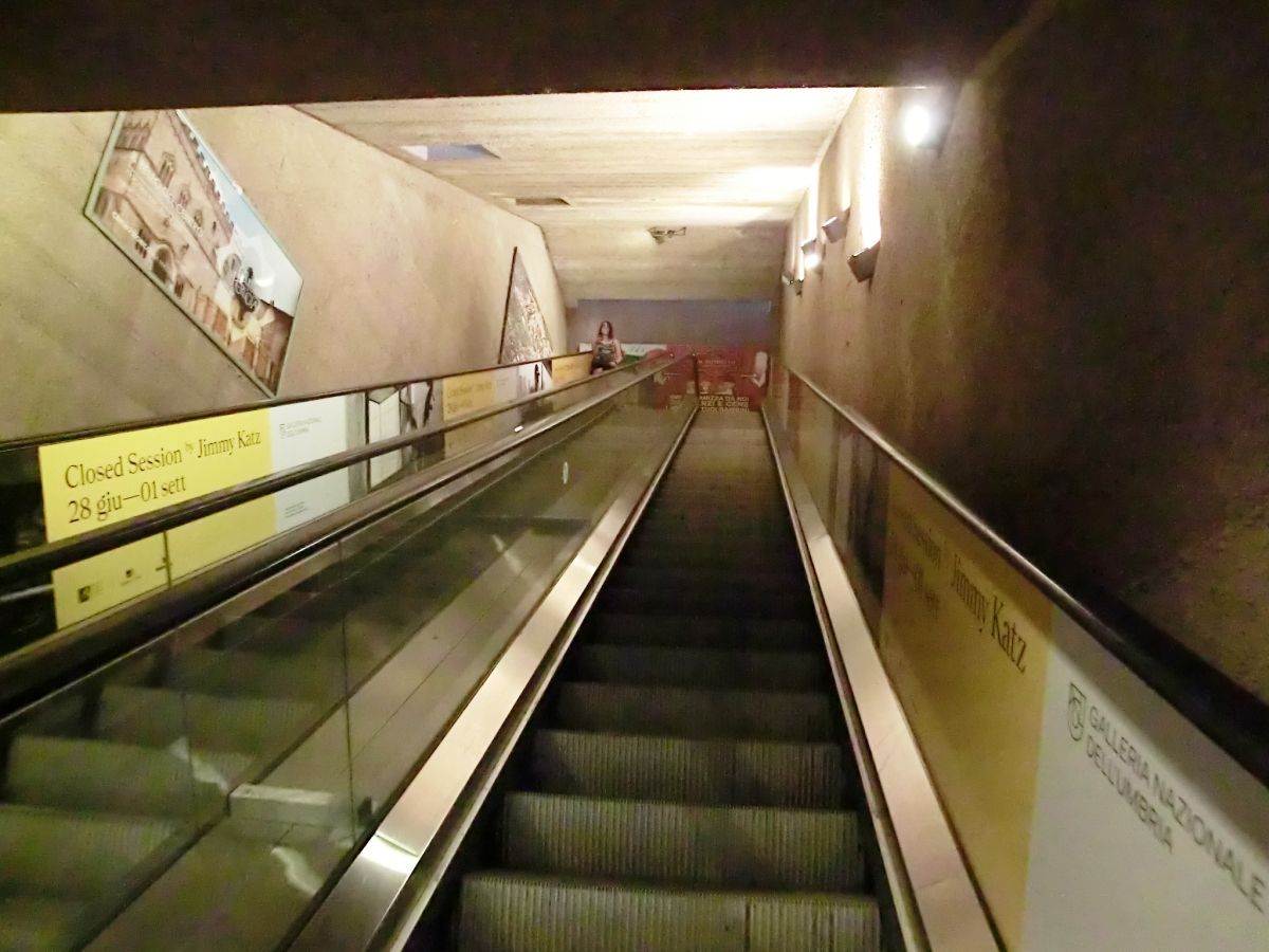 Pincetto 01 Station escalator 