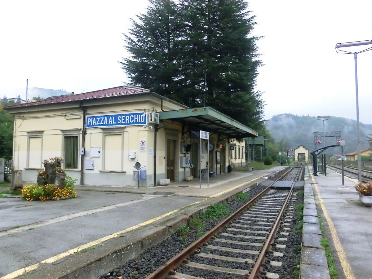 Gare de Piazza al Serchio 